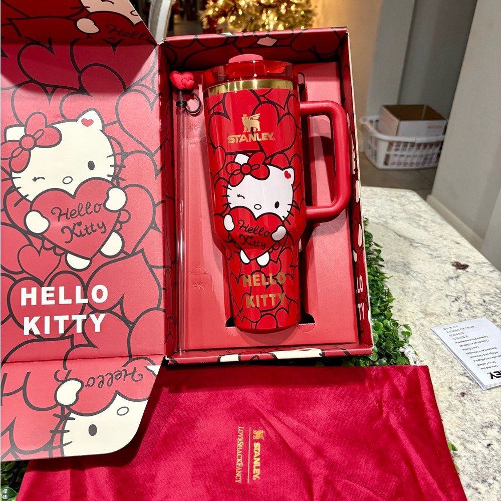 Hello kitty stanley 40 oz - Picture 6 of 6